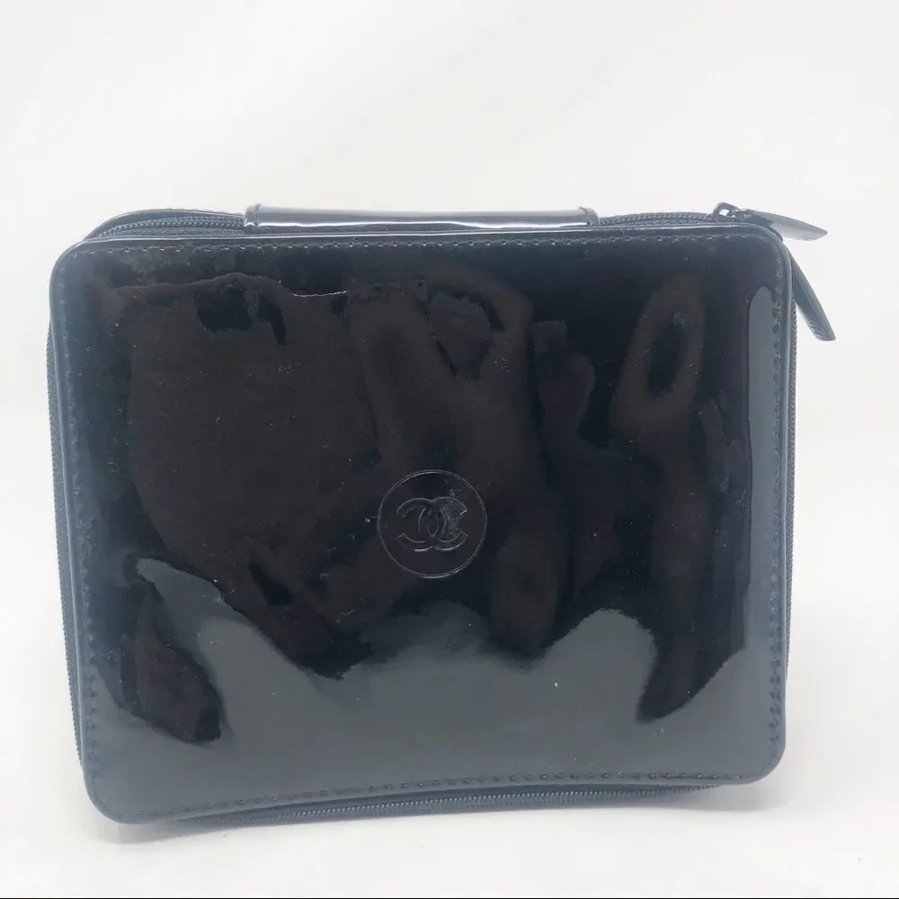 CHANEL | Ultra Correction Lift Cosmetic Case Black